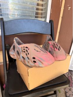 Yeezy foam RNNR