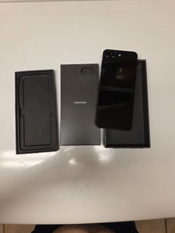 Samsung Galaxy Z flip 7 fe 256 gb unlocked brand new Open box  Never set up 1 year warranty