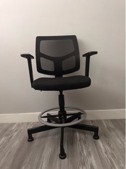 Black Adjustable Chair
