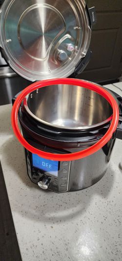 Instant Pot Pro 10-in-1 Pressure Cooker for Sale in Phoenix, AZ - OfferUp