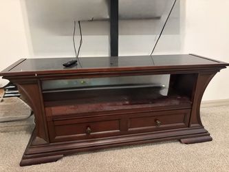 Entertainment center