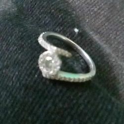 14k White Gold With .48 CT Diamond Ring 