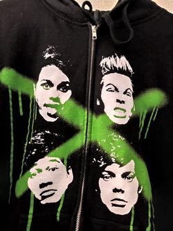 5 Seconds of Summer concert hoodie BEST OFFER pick up or shipping available 67th Ave and Thomas
