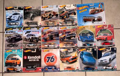 Hot Wheels Premium Collection Lot - 18 Total Vehicles  OPEN TO OFFERS!!