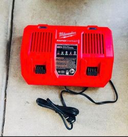 Milwaukee Rapid M18 18-Volt Dual Bay Battery Charger