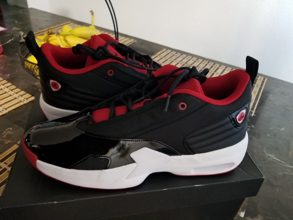 Jordan Aura 6 Size 12