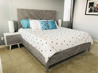 Abbyson Fairfax Chevron Platform Bed Frame - King