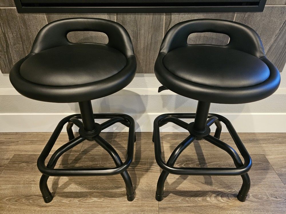 Shop Stool with Back