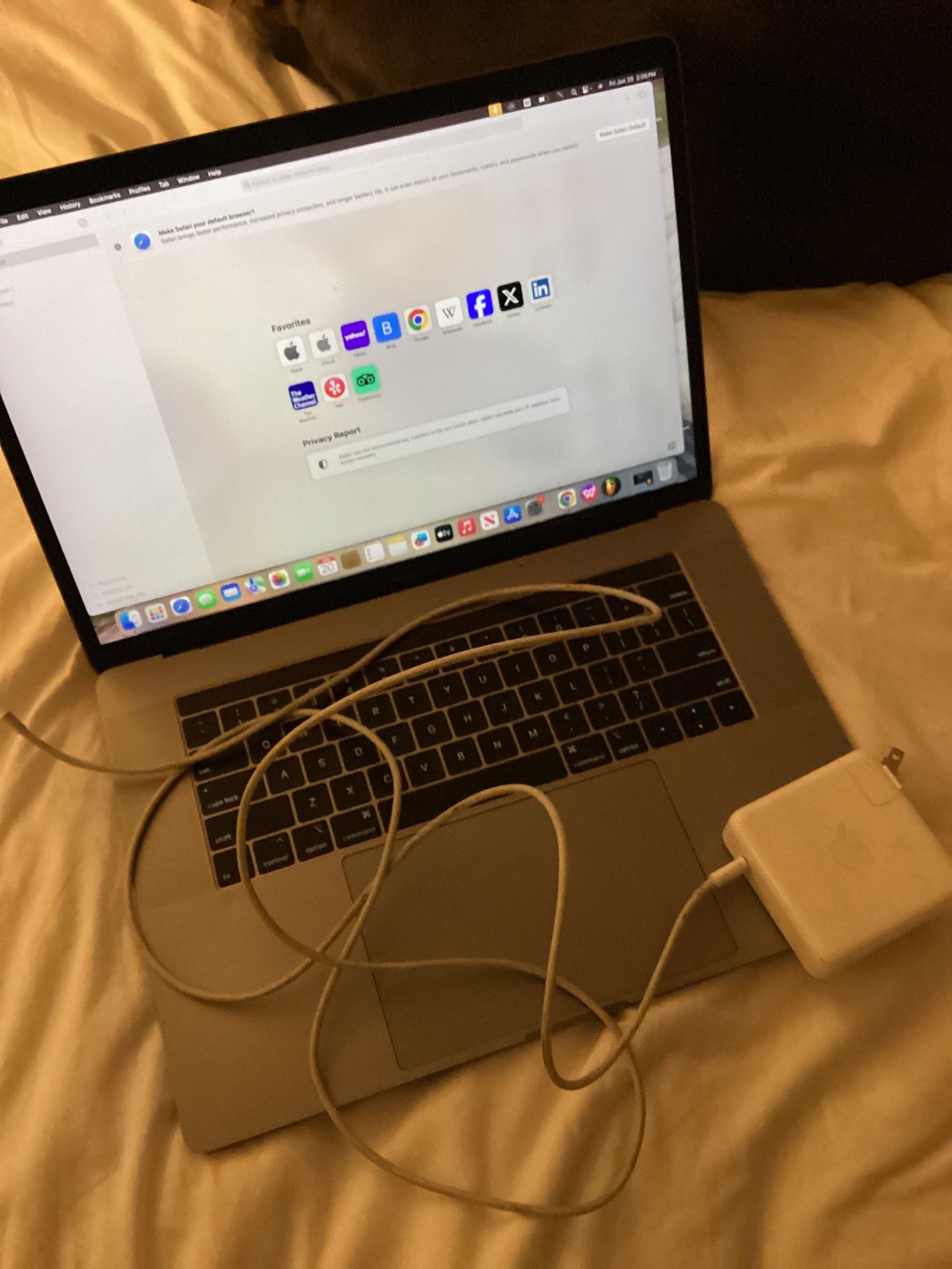 2018 MacBook Pro 15” – i7, 16GB RAM, Radeon 555X – Excellent Condition!