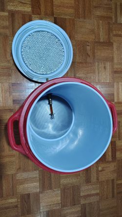 10 Gallon Rubbermaid Mash Tun with false bottom