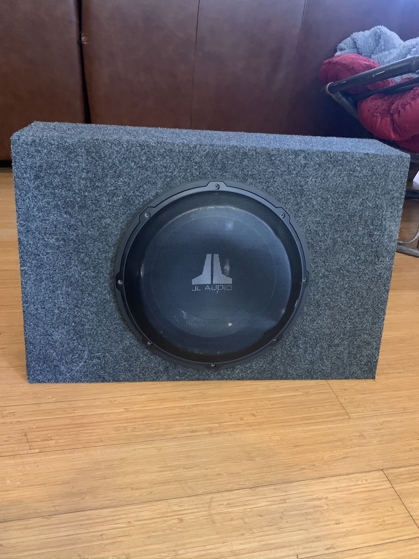 JL Audio 12 inch sub with box