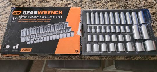 GEARWRENCH 37 Pc. 1/2" Drive 12 Point Standard & Deep Metric Socket Set