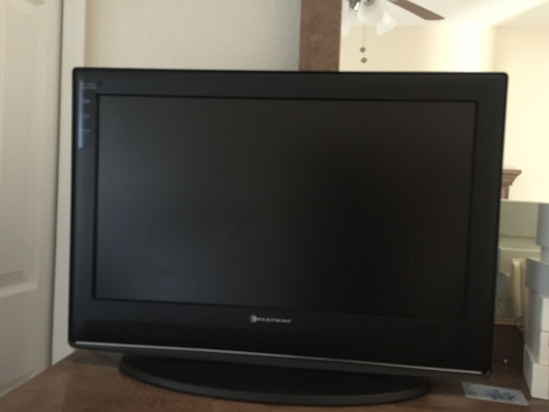 Element, 26” class LCD HDTV