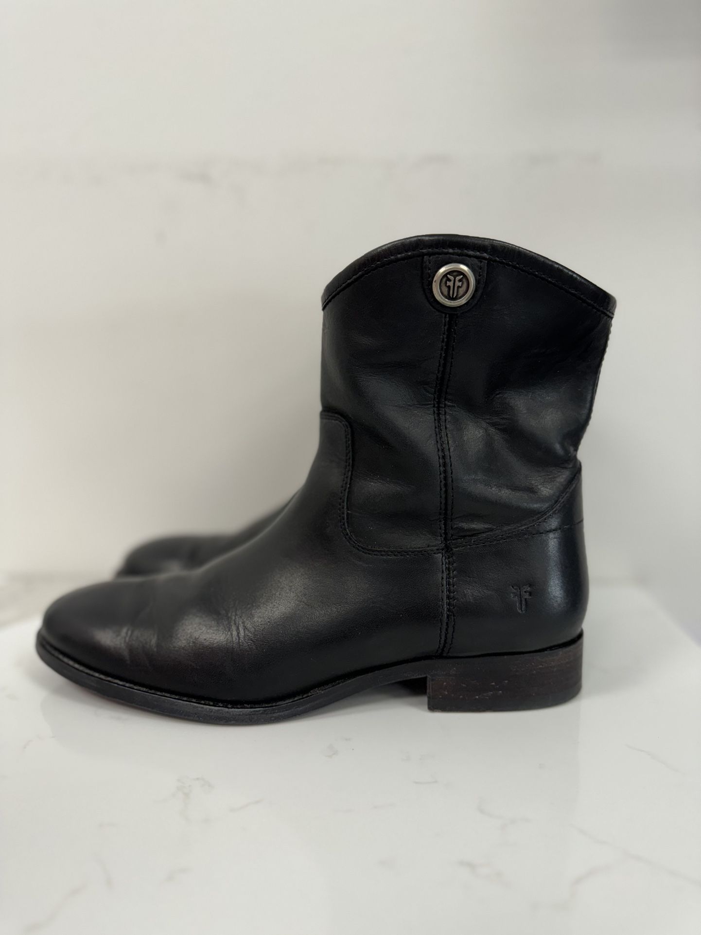 FRYE Women’s Boots / Size 8.5