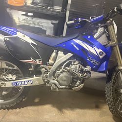 2006 YZ450 Yahama dirt bike with carrier