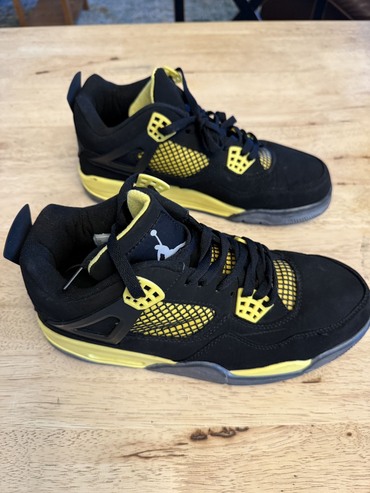 Jordan 4’s Yellow Thunder Size 11 Men/13 Women