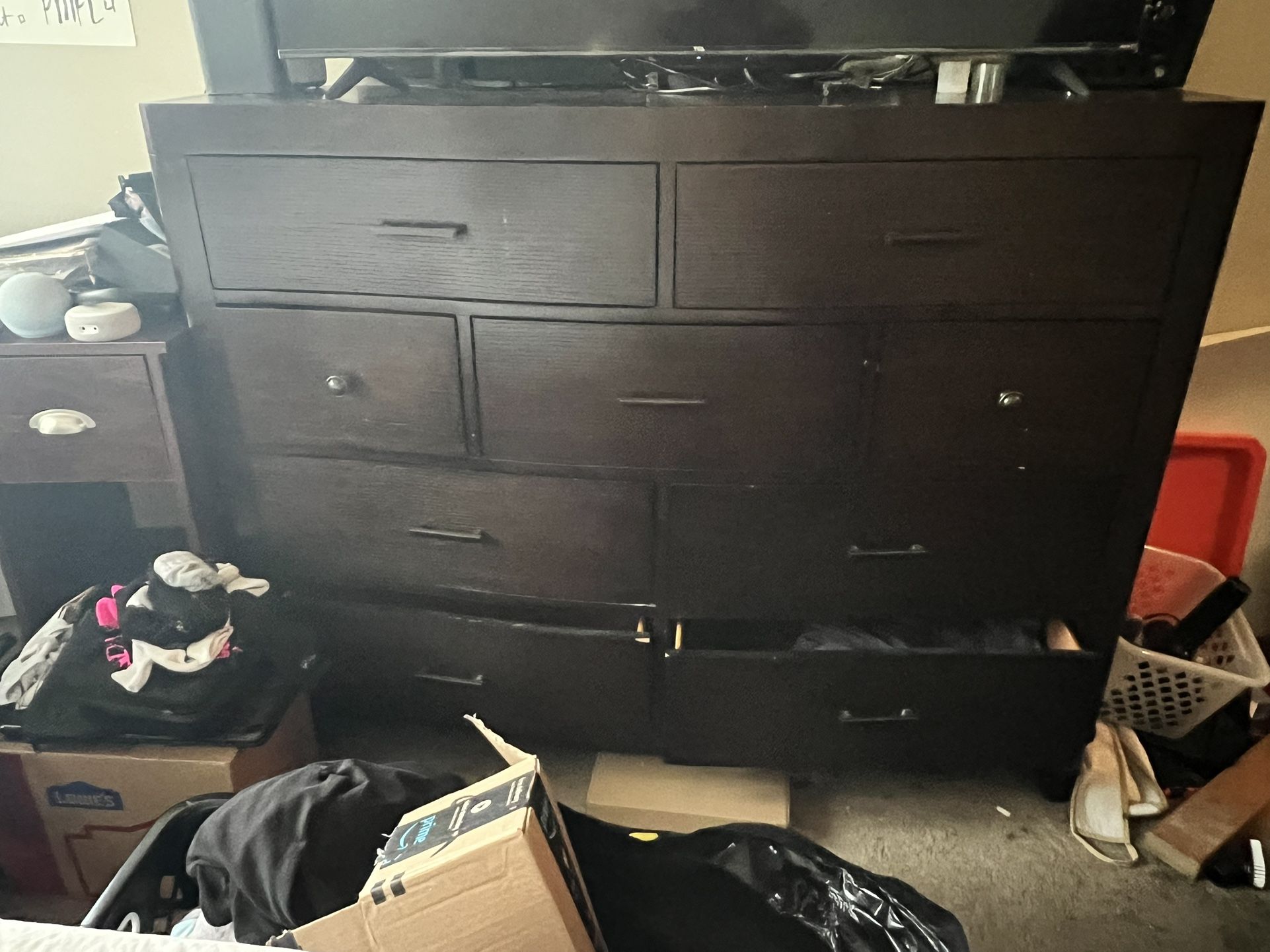 9 Drawer Dresser With Mirror