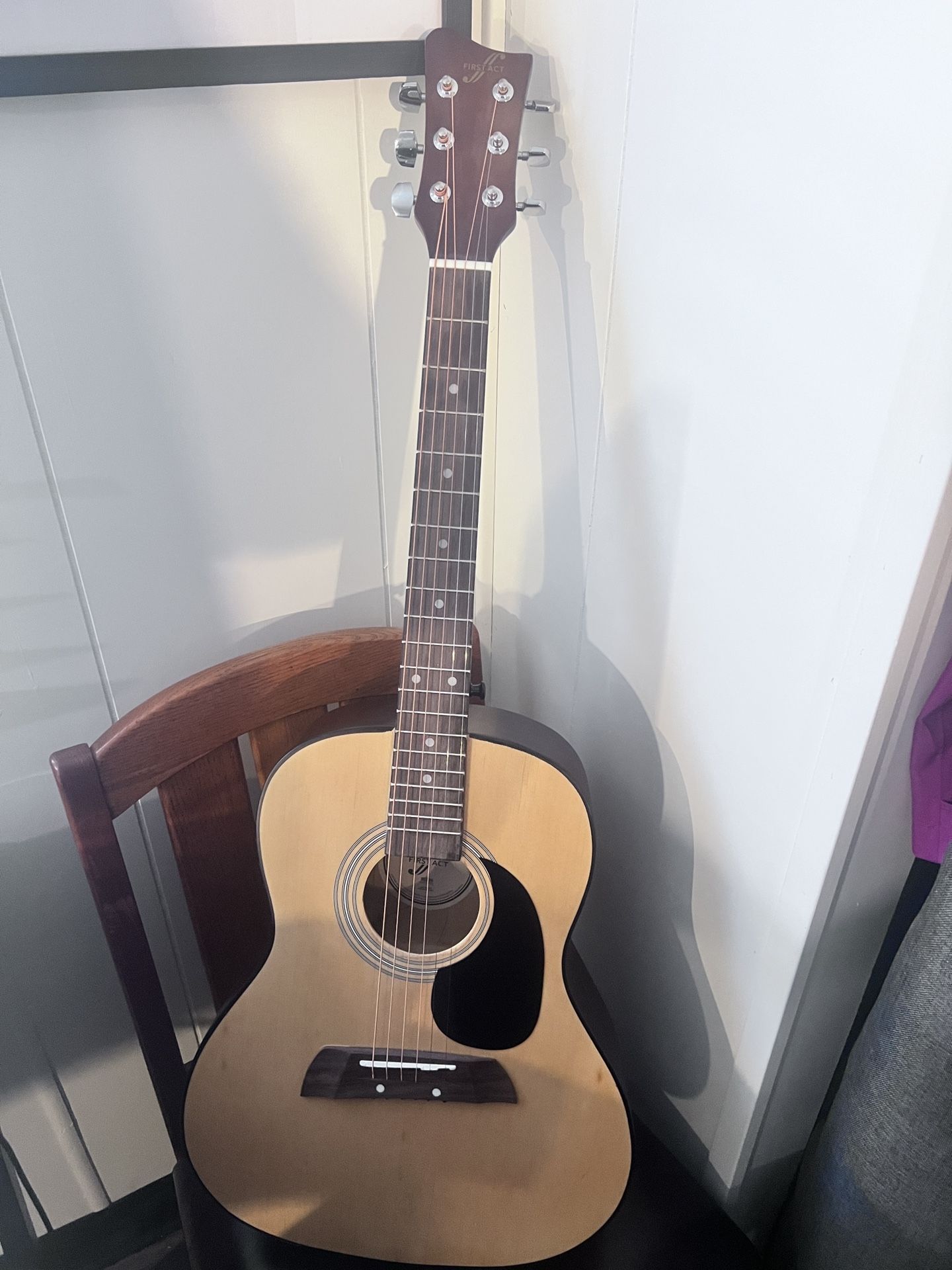 Acoustic Guitar Parlor Size
