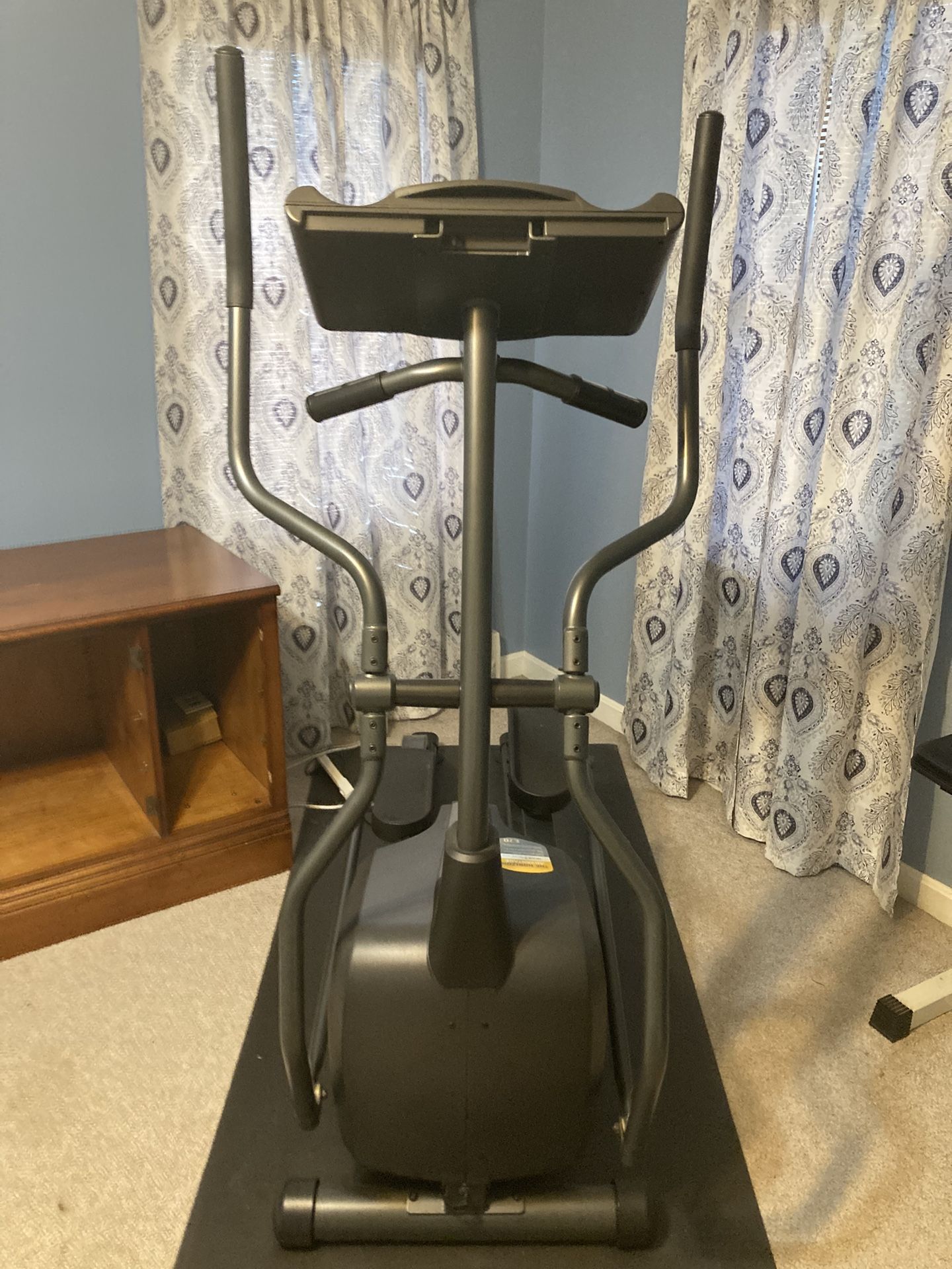 Horizons E70 Elliptical Machine With Pad