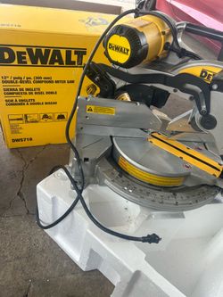 Dewalt 12 in miter saw como está en la foto