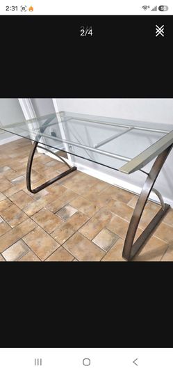 Desk table