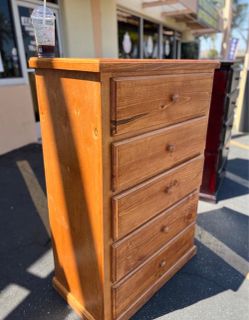 Five drawers dresser
