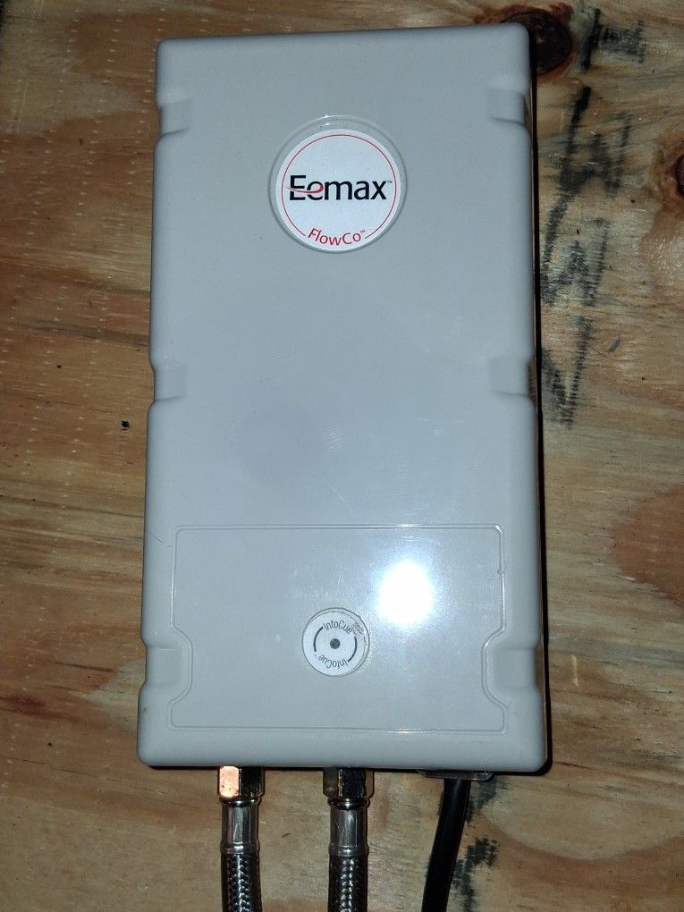 Eemax SPEX3512 FlowCo Electric Tankless Water Heater. 