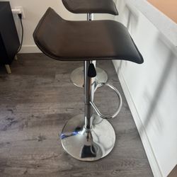 2 Adjustable Counter Stools