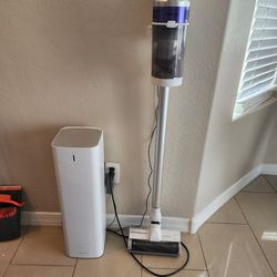 Samsung Jet 70 Cordless Vacuum And Clean Station