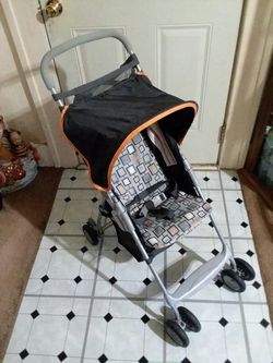 (VERY GENTLY USED) CONVENIENT BABY STROLLER: $35 OR BEST OFFER.