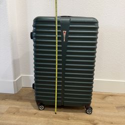 Large Hard Shell Suitcase 