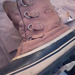 Size 8 Mens  Nice  Boots Water Proof 