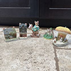 Five Piece Collectibles, Malcolm Cooper British Pubs and a Fraser Creations, Mouse Nursery