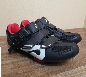Peloton Spin Bike Cycling Shoes Black With With  Cleats Size 40  Mens 7 Womens 9