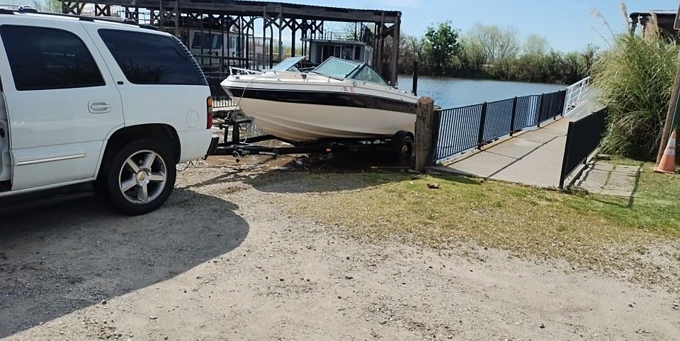 81 Bayliner Need Gone Asap