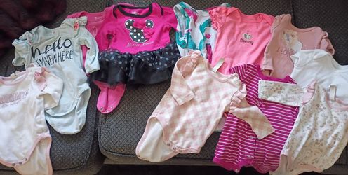 Bundle of baby girl clothes size 0 to 3 months