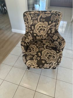 Comfy Retro Side Chair