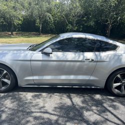 Ford Mustang Coupe 2016 