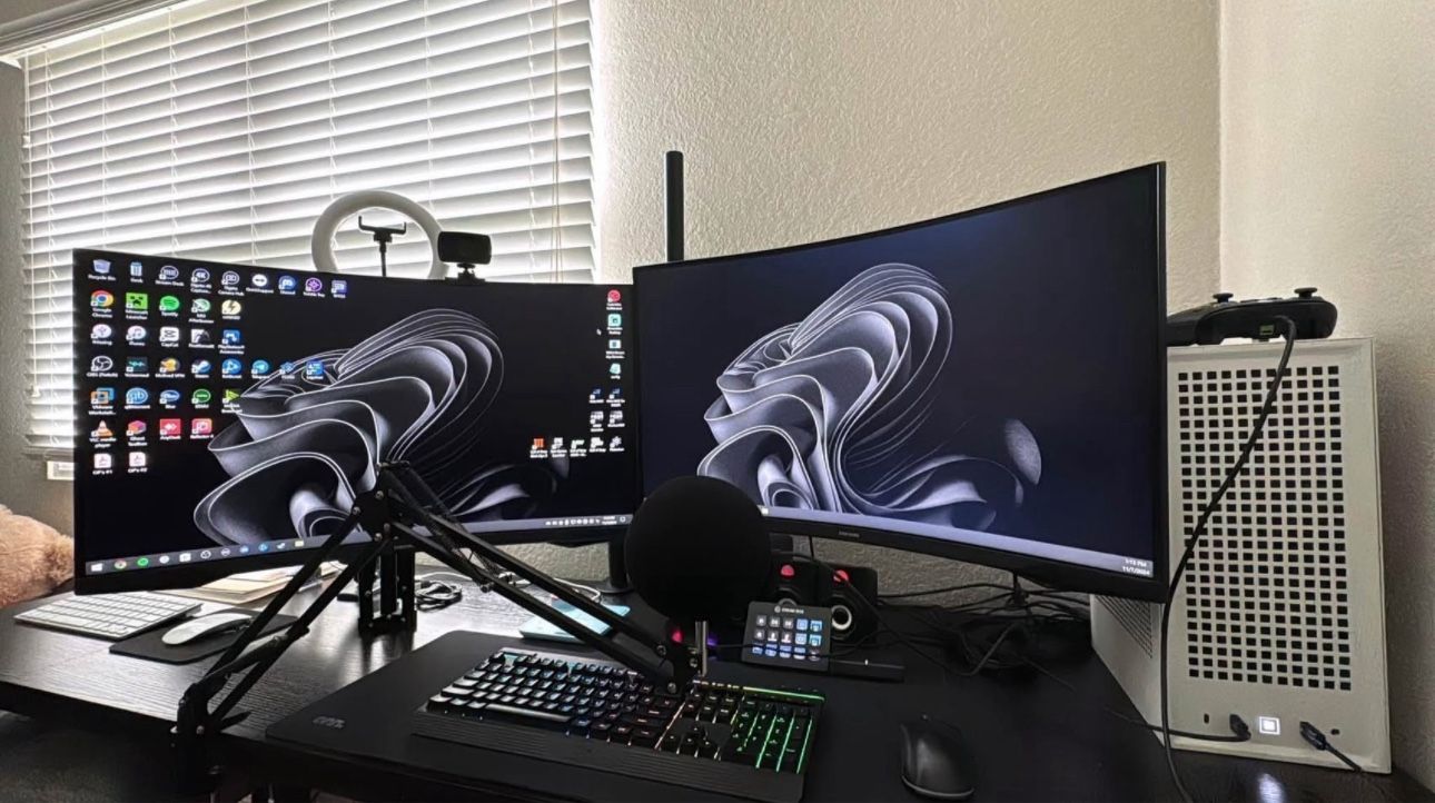 Samsung Odyssey G5 Curved Monitors (x2) (1440p, 165Hz)
