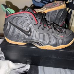 Gucci Foams Sz 12