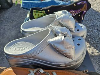 Crocs Clogs Siren Metallic Bow. Read Details