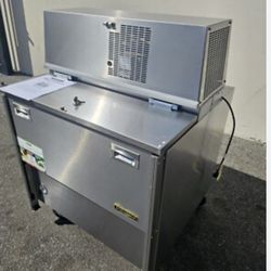 Traulsen Refrigerator Model #RMC34S6