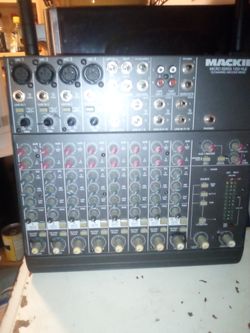 Mackie Micro Series 1202-VLZ 12-Channel Mixer