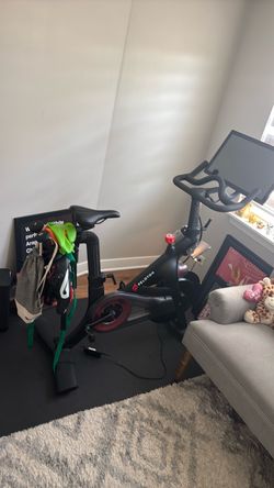 Peloton Indoor Exercise Bike with Screen
