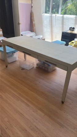FREE LARGE DESK SHABBY CHIC VINTAGE LOOKING