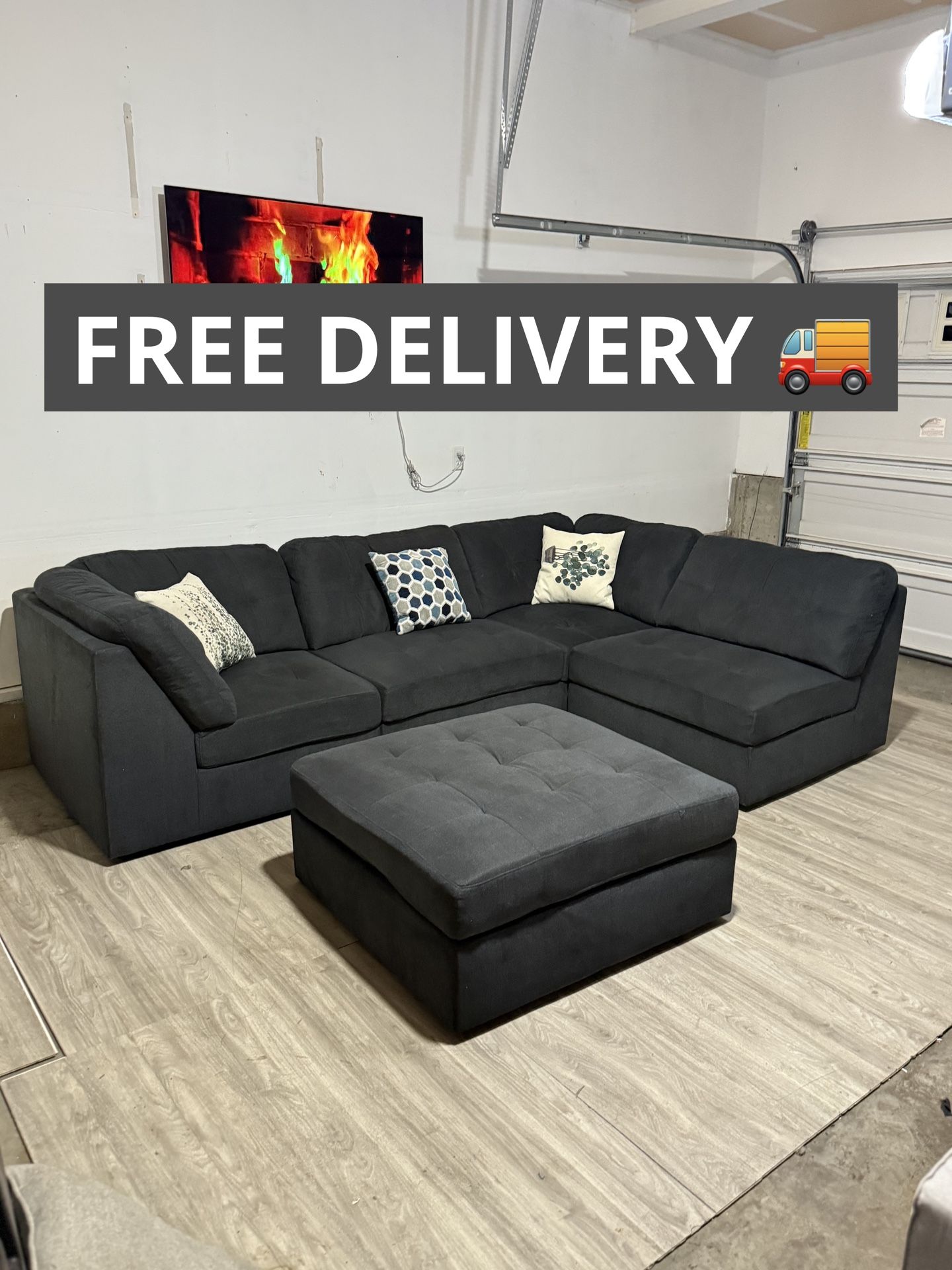 Dark Gray Sectional Couch 🛋️- FREE DELIVERY 🚚 