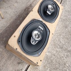 Pioneer 6x9 w/ Enclosed Box