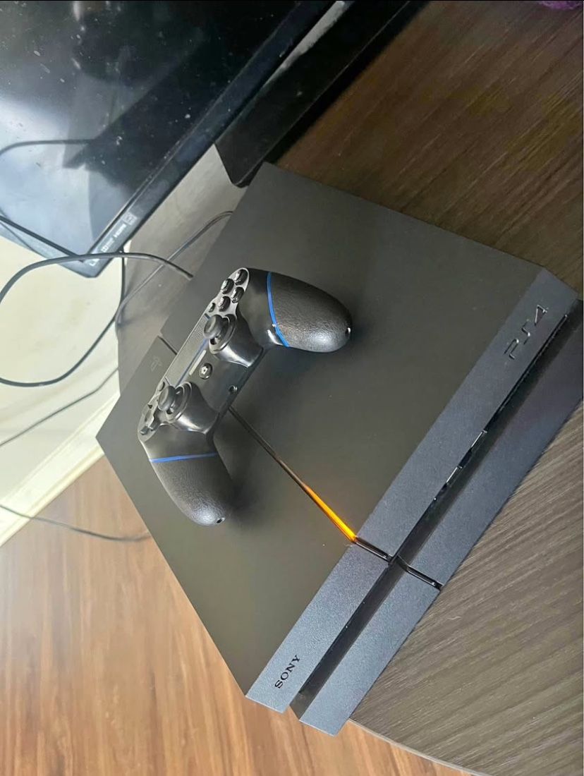 PlayStation 4 With One Controller