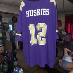Huskies NUMBER 12 2XL.
