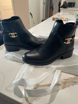 Tommy Hilfiger leather boots 8 1/2